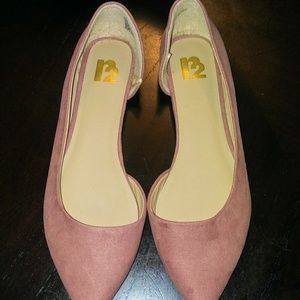 Flat shoes